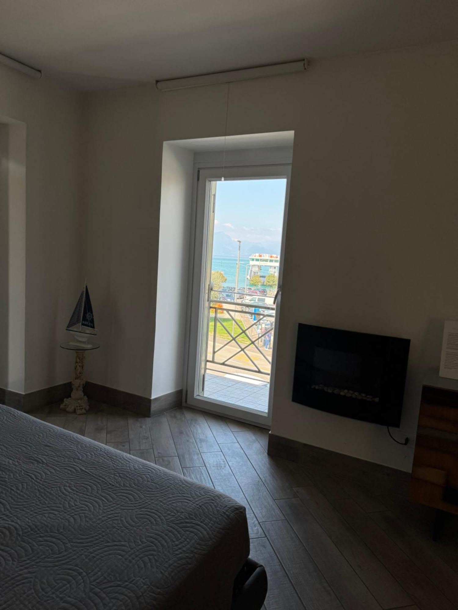 Relais Al Porto Hotel Peschiera del Garda Bagian luar foto