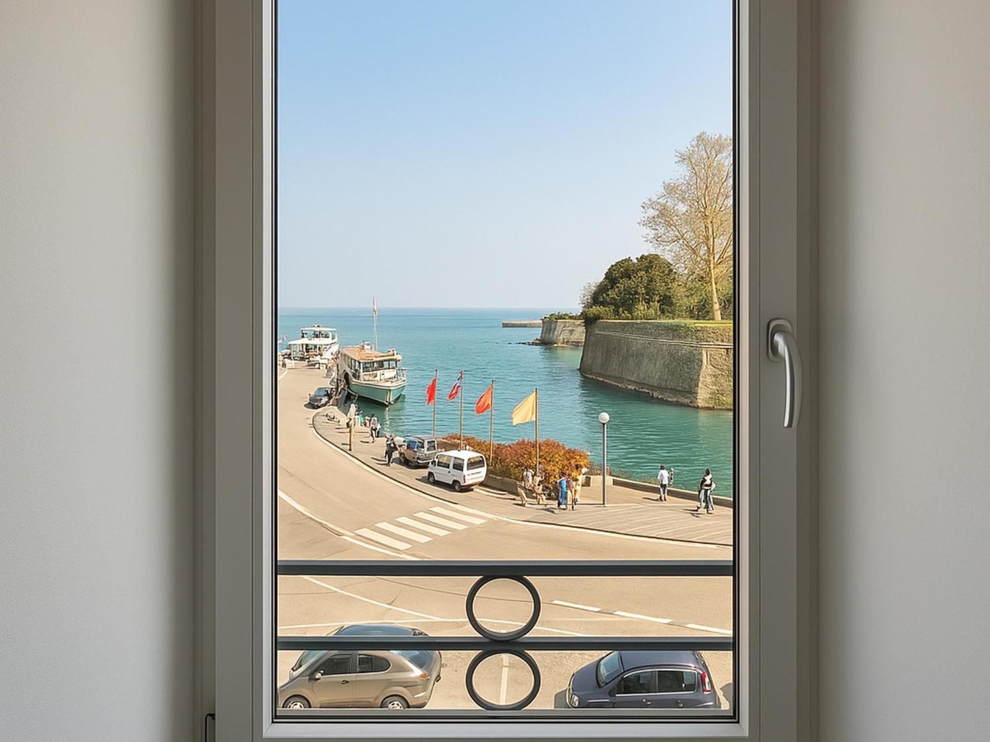 Relais Al Porto Hotel Peschiera del Garda Bagian luar foto