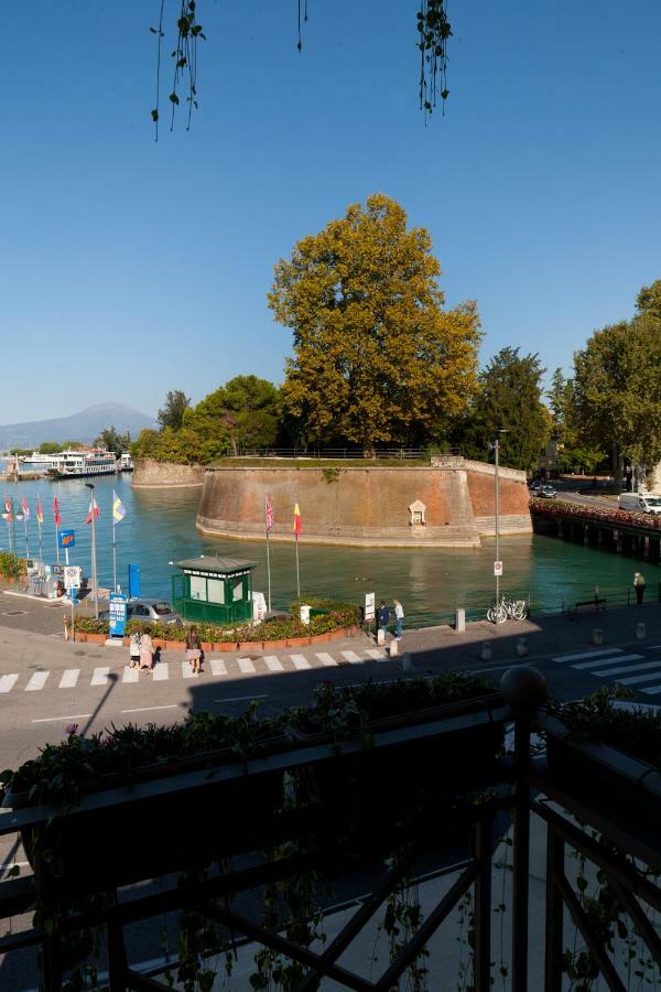 Relais Al Porto Hotel Peschiera del Garda Bagian luar foto