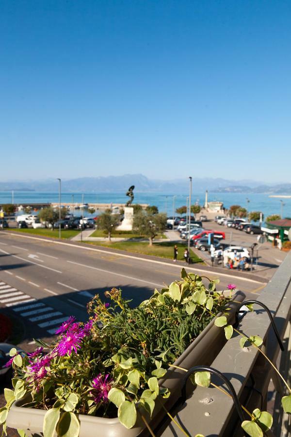 Relais Al Porto Hotel Peschiera del Garda Bagian luar foto